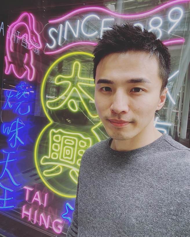 阿纬从「Lollipop棒棒堂」男孩转型成为餐饮大亨。（摘自脸书）