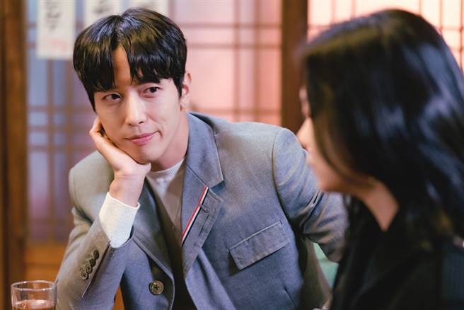 張娜拉和鄭容和劇中令觀眾惋惜沒有感情線。（圖／龍華電視提供）