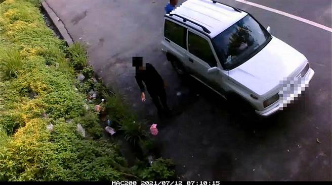 保安林地，蘇花公路上崇德段至大清水段間，遭民眾棄置垃圾廢棄物。（花蓮林管處提供／王志偉花蓮傳真）