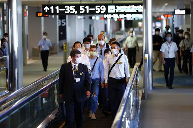 白俄罗斯女子田径选手齐玛诺斯卡雅（Krystsina Tsimanouskaya）已抵达成田机场将搭机。(图／路透社)