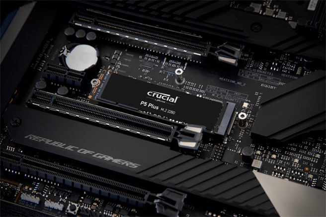 美光全新 Crucial P5 Plus PCIe Gen4 SSD 打造高速儲存體驗。（美光提供／黃慧雯台北傳真）

