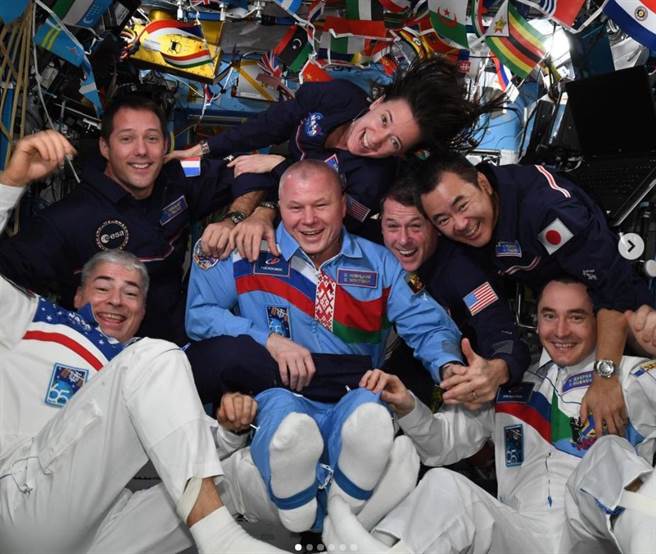 國際太空站的7名太空人，舉行了一場太空奧運會。(圖/Thomas Pesquet IG)