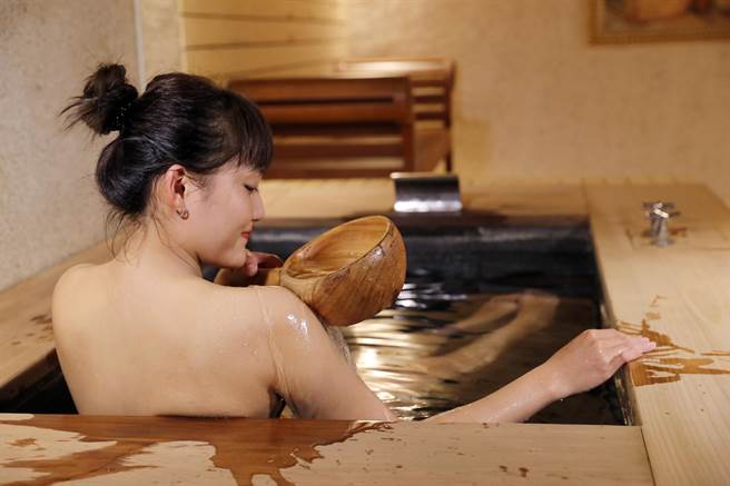 台東縣府宣布4日起有條件開放獨立溫泉湯屋，目前仍不開放大眾溫泉池。（本報資料照片）