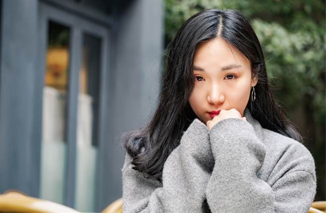 双子座、天蝎座、水瓶座、射手座的女性最爱勾引有对象的人，堪称地表最强小三。（图／Shutterstock）