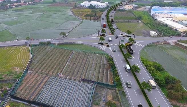 东彰道路拚2023年底全线通车，南延段发包得早，要动工了，北延段却碰上原物料狂涨，这个月两度开标都流标。（ 彰化县政府提供／吴敏菁彰化传真）