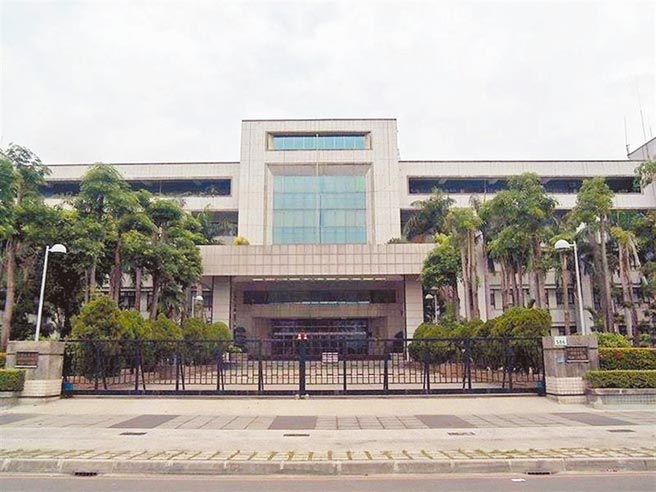 高雄市调处前缉毒组长蔡裕中被控与毒枭游政发勾结，自导自演破获毒品走私案，两人事后均获判无罪定谳。游男遭关押622天声请刑事补偿，高雄高分院认为法官羁押合理，每日仅补偿3500元，共补偿游男217万余元。（本报资料照片／袁庭尧高雄传真）