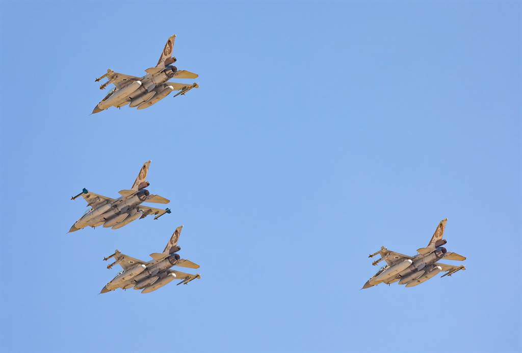 在连续两天遭到越界火箭攻击后，以色列空军对黎巴嫩展开7年以来的首次空袭。（图／以色列空军）(photo:ChinaTimes)