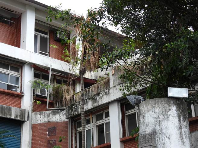 花莲县原住民会馆内多属早期公教会馆式的隔间，县府原民处认为很难再活化利用，因此朝向拆除方向进行，研拟相关未来用途计画，增加土地建物的效益。（罗亦晽摄）