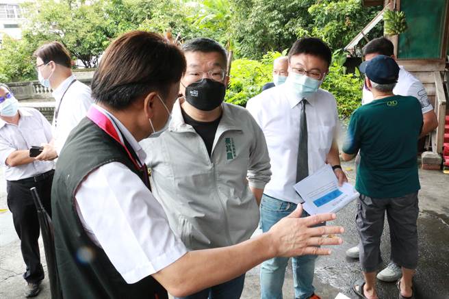 立法院副院长蔡其昌邀集文化部次长萧宗煌、台中市政府文化局副局长曾能汀及台中市议员施志昌等人进行会勘 。（陈淑娥摄）