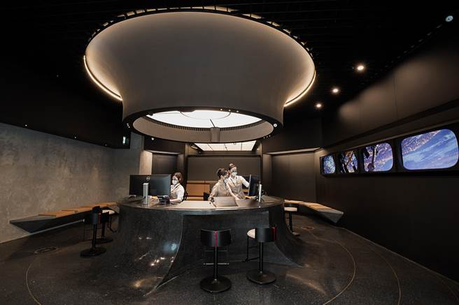 星宇航空全新形象门市充满太空感，即日起试营运。（星宇航空提供／陈佑诚传真）