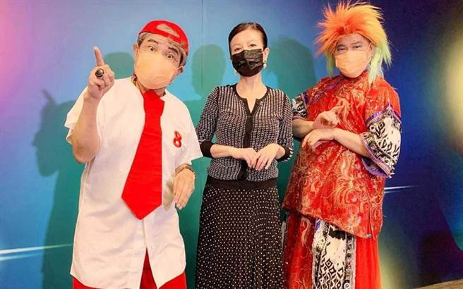 澎恰恰、許效舜、苗可麗挑戰異地共演，完成人氣短劇的錄製。（三立提供）