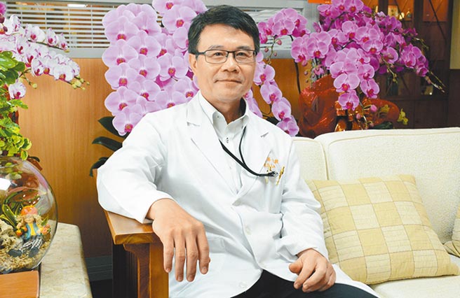 国内骨科权威、前高雄长庚医院院长李炫升8月就任屏东宝建医院院长。（林和生摄）