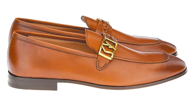 Ferragamo Nairobi棕色小牛皮乐福鞋，2万8900元。（Ferragamo提供）