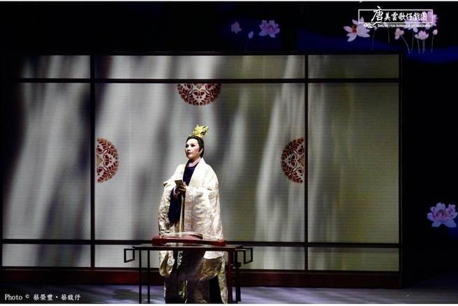 唐美雲演出《光華之君》。（唐美雲歌仔戲團提供）