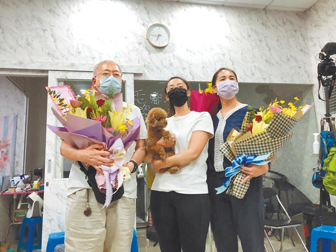 「小清新」文姿云肩负台湾空手道夺牌希望，5日在东奥摘下铜牌，父母亲及胞姊认为她是家人的骄傲。（叶书宏摄）