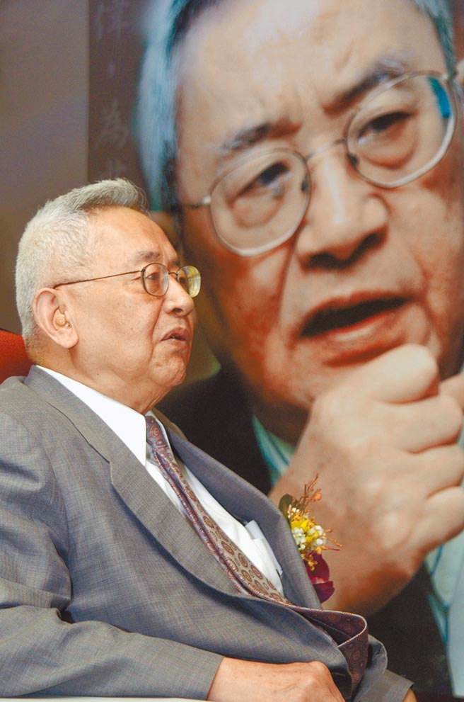 中研院院士余英时8月1日晨间于美国寓所在睡梦中逝世，享耆寿91岁。（本报资料照片）