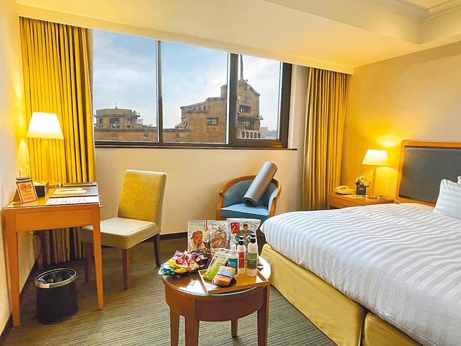 位在台南市古蹟蛋黃區的富華大飯店加入防疫旅館行列。（台南富華大飯店提供／程炳璋台南傳真）