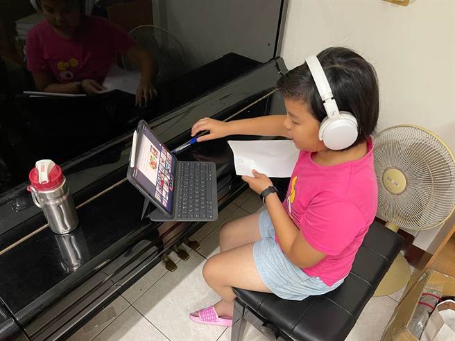 为期3天的线上暑期营队，透过网路与国外青年志工共游全美城市风光。（台中市教育局提供／王文吉台中传真）