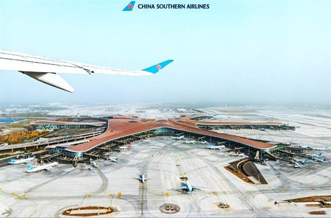 大陸15城禁飛北京大興機場。（南方航空官方IG）