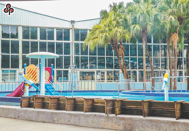 游泳池10日起开放，台北市将规范泳池PH值和余氯含量，确保池水安全。（本报资料照片）