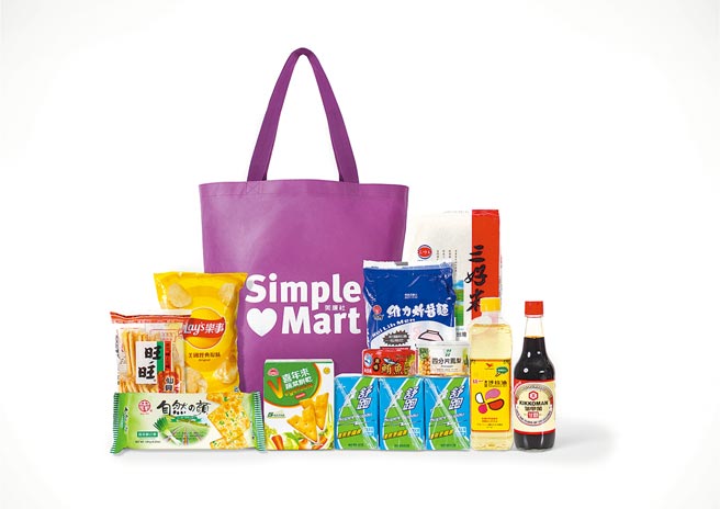 美廉社澎派套组，有舒跑运动饮料铝箔包250ml x 6瓶、三好米2Kg等近10款商品，原价703元、特价599元。（美廉社提供）