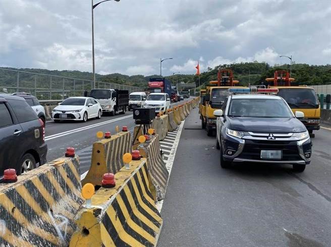 新北警明起将执行大型车大执法。（新北市交通警察大队提供）