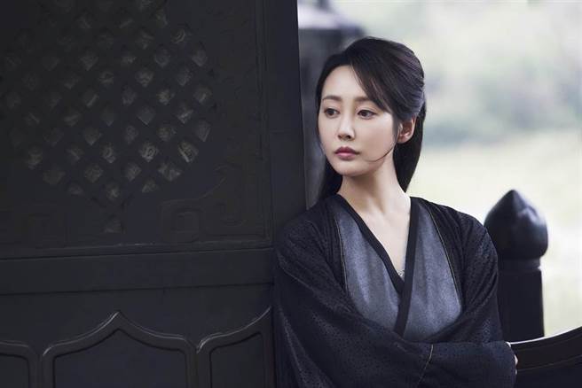 「炩妃」李纯在《庆余年》一甩心机形象，近期也有了新身分。（图/中天娱乐台提供）