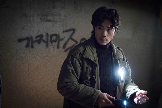 金剛于出道20年首度接演恐怖片。（采昌提供）