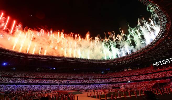 图为东奥闭幕烟火，相当壮观。(资料照/季志翔摄)