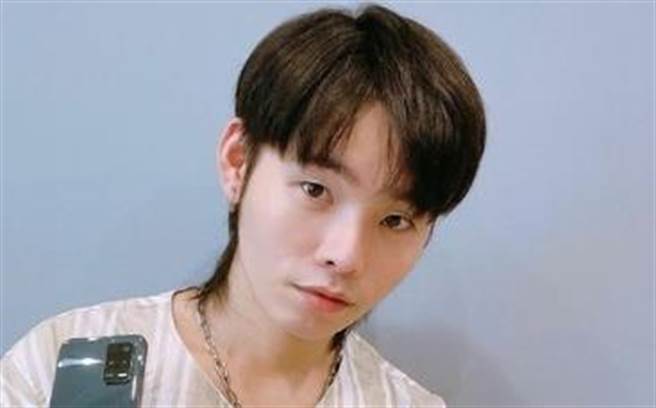 「这群人」成员展瑞，拍摄过许多搞笑影片。(图/展瑞 脸书)