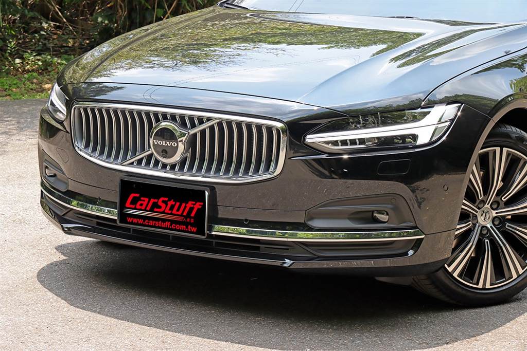 以越級修長美姿撼動對手，2021 Volvo S90 B4 Inscription 小改款（圖／CarStuff）