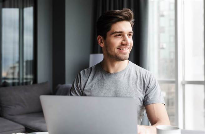 天秤座、摩羯座、巨蟹座的人行事如下棋，善于精心策划才行动，总能把每件事情做得滴水不漏。（图／Shutterstock）