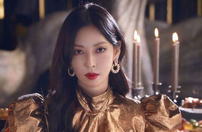 金素妍因《Penthouse 上流战争》事业再创高峰。(图／翻摄自韩网)