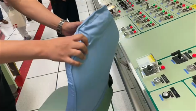 立委考察核二廠的旋轉椅。（國民黨團提供）