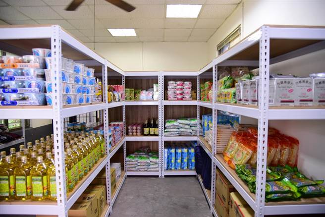 花蓮市公所將未使用的里辦公室作為實物銀行據點，10日起試營運，每周提供3次服務，供有需要的民眾就近索取物資。（花蓮市公所提供／羅亦晽花蓮傳真）