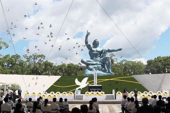 8月9日，長崎和平公園舉行的和平紀念儀式。（圖/美聯社)