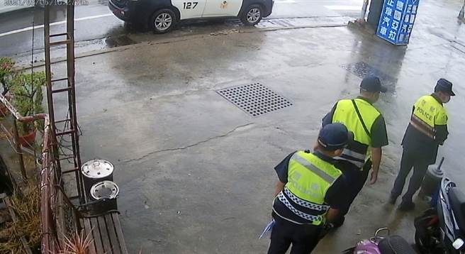 云林县斗六市王姓按摩店业者指控警方双重标准，附近同业已復业却阻止他开业。（民眾提供／张朝欣云林传真）