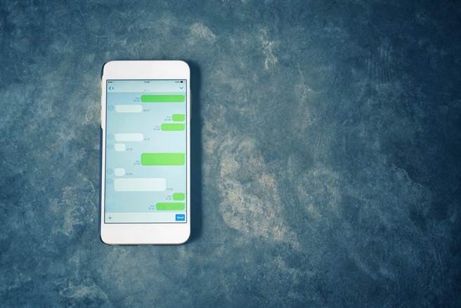 情色老司机会开LINE群当版主，带路全台吃透透，甚至连女神级应召女都约得出。（示意图，达志影像/shutterstock）