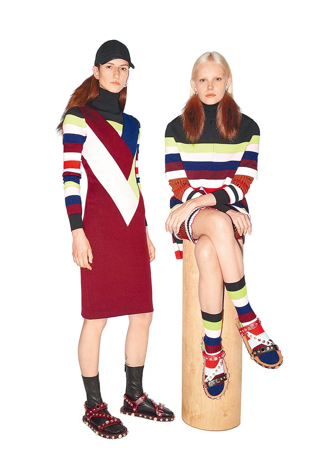 几何或条纹的设计取代了品牌标志性的格纹，打理出本季独特时尚感。（Burberry提供）