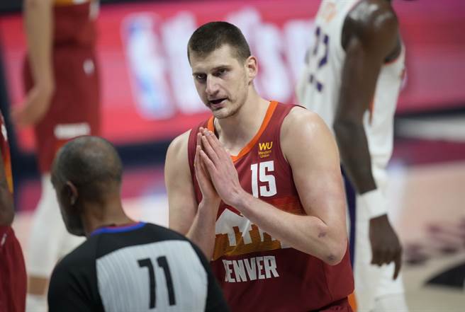 上季年度MVP约基奇这下子糗大了。(美联社资料照)