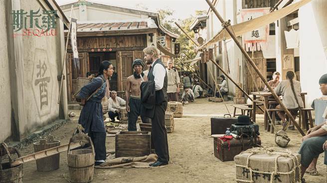 《斯卡罗》在岸内糖厂影视基地搭建主场景「台湾府城」聚落。（《斯卡罗》剧组提供／曹婷婷台南传真）