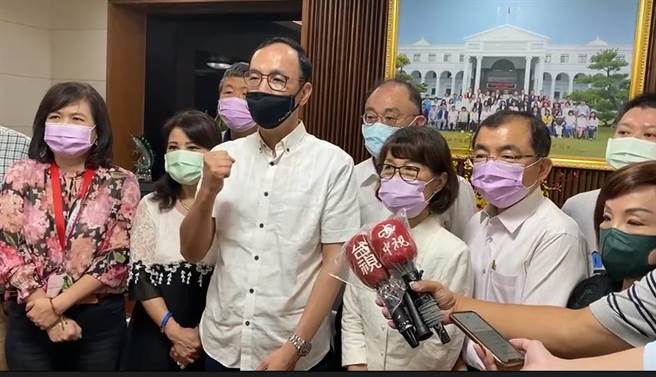 朱立伦表示，2022和2024会无私无我的为国民党找出最强候选人。（石秀华摄）