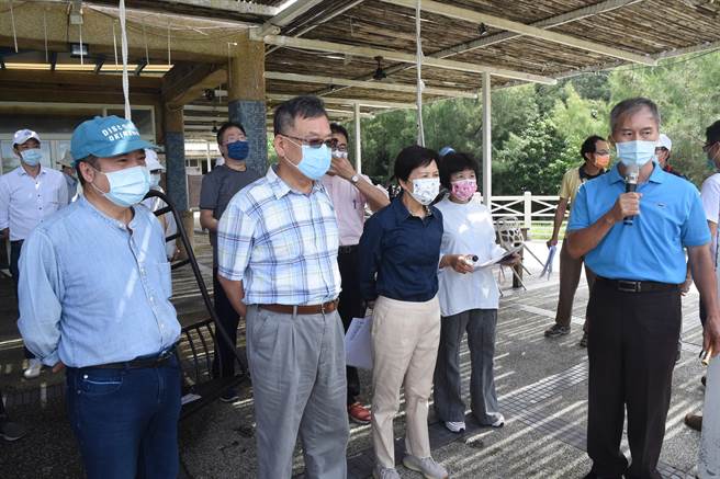 澎湖縣議會、縣府考察享居社福園區、社會住宅。（縣府提供／陳可文澎湖傳真）