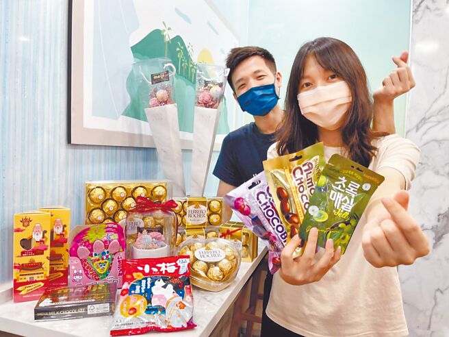 7-11七夕以「吃甜甜享优惠」、「放闪打卡必备」、「质感实用好礼」主题吸客。（7-11提供）