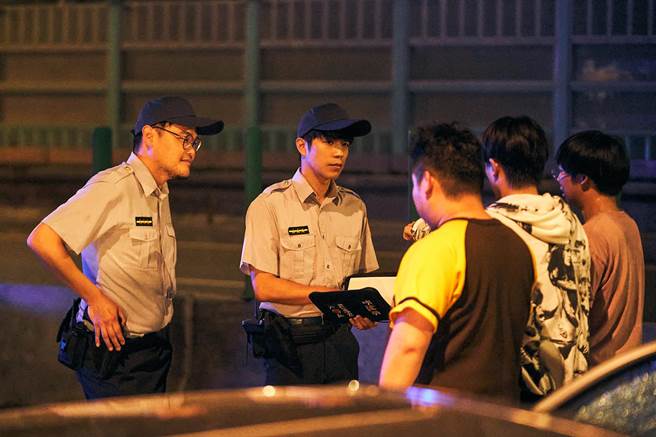 家凯、阿福在《池堂怪谈》献出戏剧初体验。（环球音乐提供）