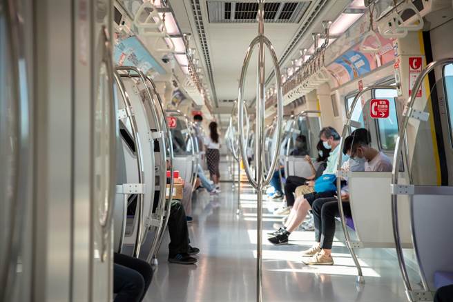 ▲考量运输需求增加，桃捷公司11日指出，16日起直达车平日离峰时段、假日全时段恢復行驶，以增加旅运服务。（桃园捷运公司提供／萧灵玺桃园传真）