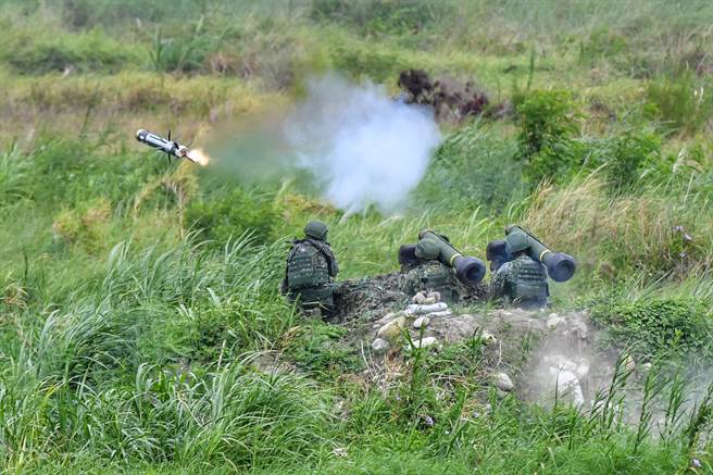 达克沃丝建议，美各州国民兵与台湾军方建立和平伙伴关系，以确保两岸衝突爆发时，美军不是从零开始。图为台湾汉光演习(图/中央社)

