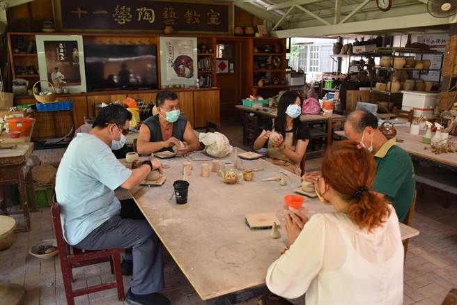 竹南蛇窑园区内教室等相关建筑，经法院认为同属保存范围。（谢明俊摄）