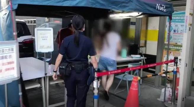 万华清茶馆偷跑开店 业者辩称：不知道尚未开放。（图片撷取自影片）