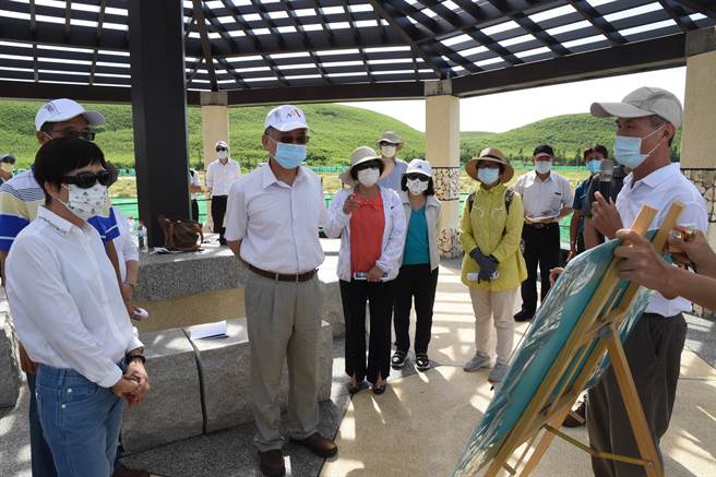 澎湖縣府、議會考察白沙鄉、西嶼鄉建設。（縣府提供／陳可文澎湖傳真）